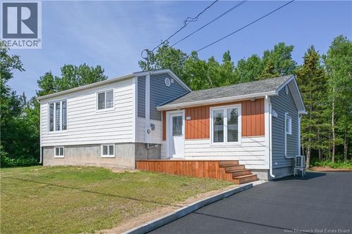171 12e Rue, Shippagan, NB, E8S1C4 | Card Image