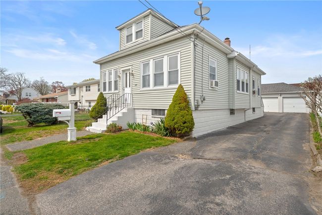 140 Blanding Ave, House other with 3 bedrooms, 2 bathrooms and 7 parking in East Providence RI | Image 32