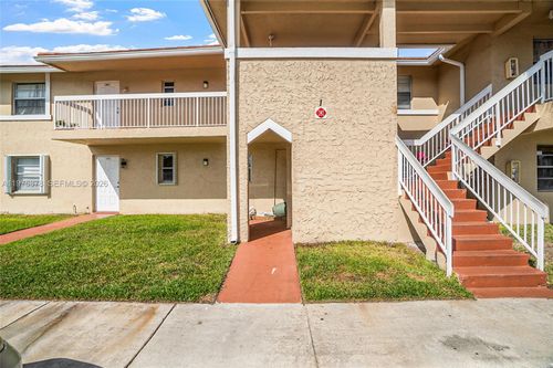 1-b-879 Twin Lakes Dr, Coral Springs, FL, 33071-5310 | Card Image