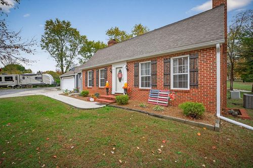 115 Sunset Dr, Livingston, TN, 38570-8780 | Card Image