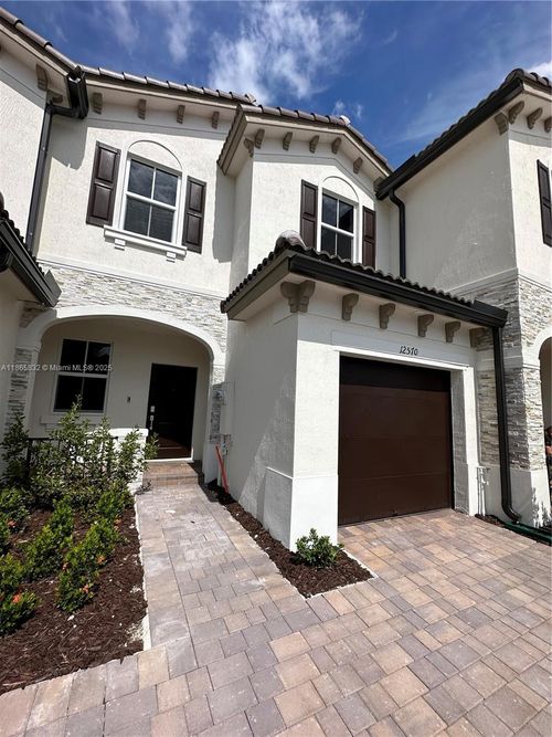 12570-12570 Nw 23rd Pl, Miami, FL, 33167-1497 | Card Image