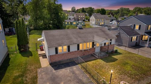 160 Burnham Road, Lowell, MA, 01852 | Card Image