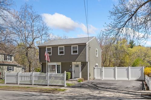 19 Lebanon St, Melrose, MA, 02176-6310 | Card Image
