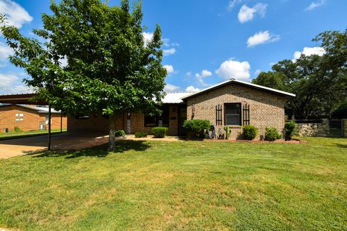 2013 S Walnut St, Brady, TX, 76825-7315 | Card Image