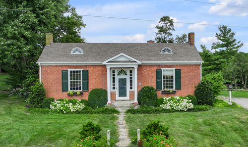 571 Russell Cave Rd, Paris, KY, 40361-9735 | Card Image