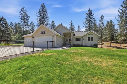 5861 Jergens Rd, Nine Mile Falls, WA, 99026-9526 | Card Image
