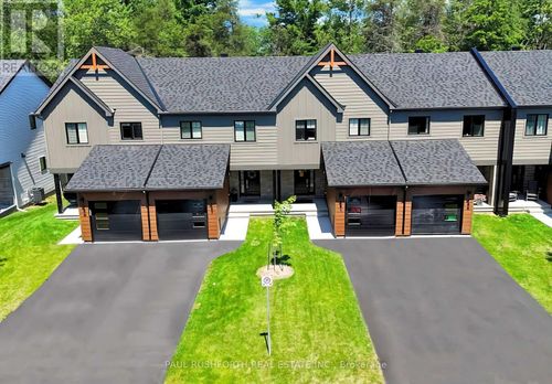 255 Peacock Dr, Russell, ON, K4R0M5 | Card Image