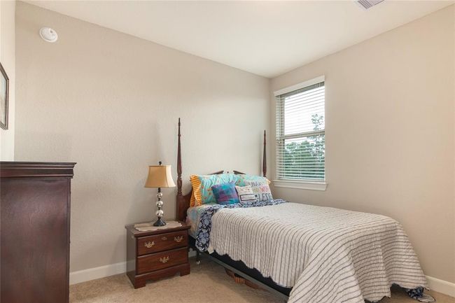 Perfect for a guest room or small office space. | Image 36