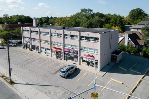 4140 Bathurst St, North York, ON, M3H3P3 | Card Image