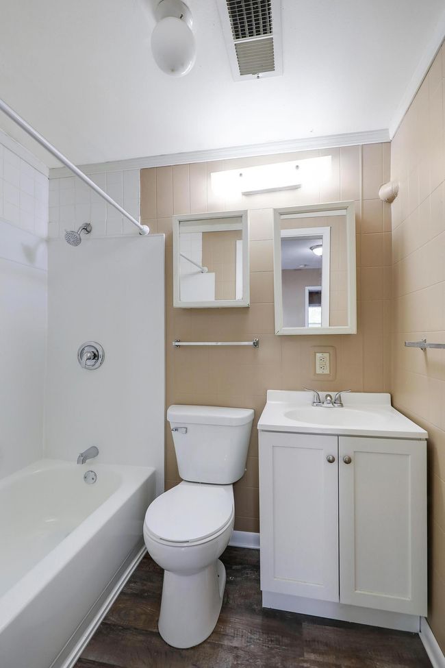 8710Photography-Web-Friendly-483-Como-Avenue-Saint-Paul-MN-55103-20.jpg | Image 20