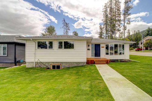 1813 112 St, Blairmore, AB, T0K0E0 | Card Image