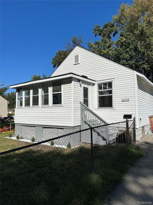 2135 Jarvis Ave, Warren, MI, 48091-2116 | Card Image