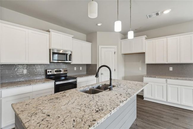 Kitchen | Image 6