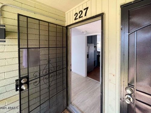 227-6767 N 7th St, Phoenix, AZ, 85014-1004 | Card Image