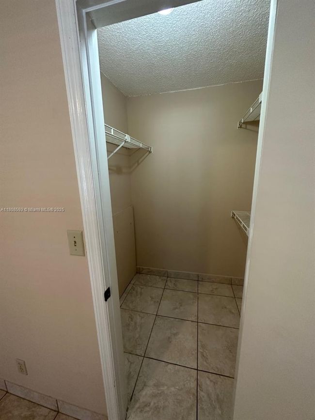 APT-4204 - 2846 S University Dr, Condo with 1 bedrooms, 1 bathrooms and null parking in Davie FL | Image 9