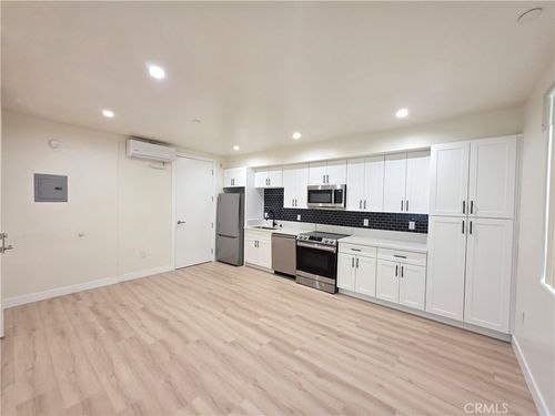 14618 Sylvan St, Van Nuys, CA, 91411-2249 | Card Image