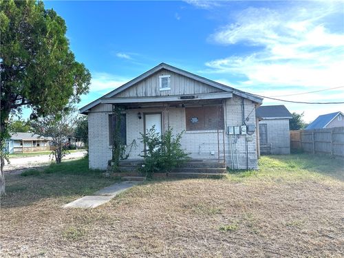 321 N Lee St, Mathis, TX, 78368-2422 | Card Image