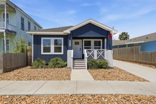 1804 Avenue N, Galveston, TX, 77550-4744 | Card Image