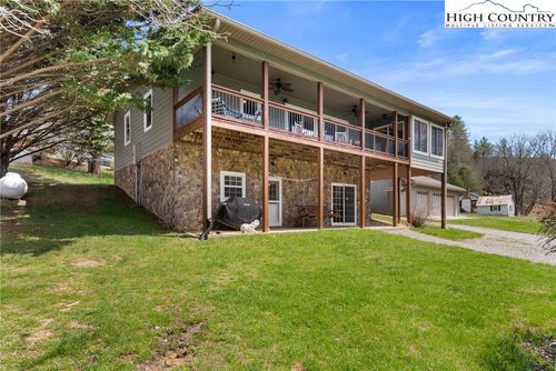 1044 Jackson Dr, Piney Creek, NC, 28663-9233 | Card Image