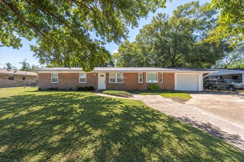 631 Manchester Road, Fort Walton Beach, FL, 32547 | Card Image