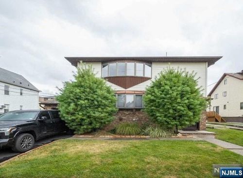 28 Scudder St, Garfield, NJ, 07026-2529 | Card Image