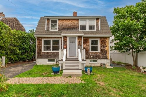 17 Hartz St, Gloucester, MA, 01930-3105 | Card Image