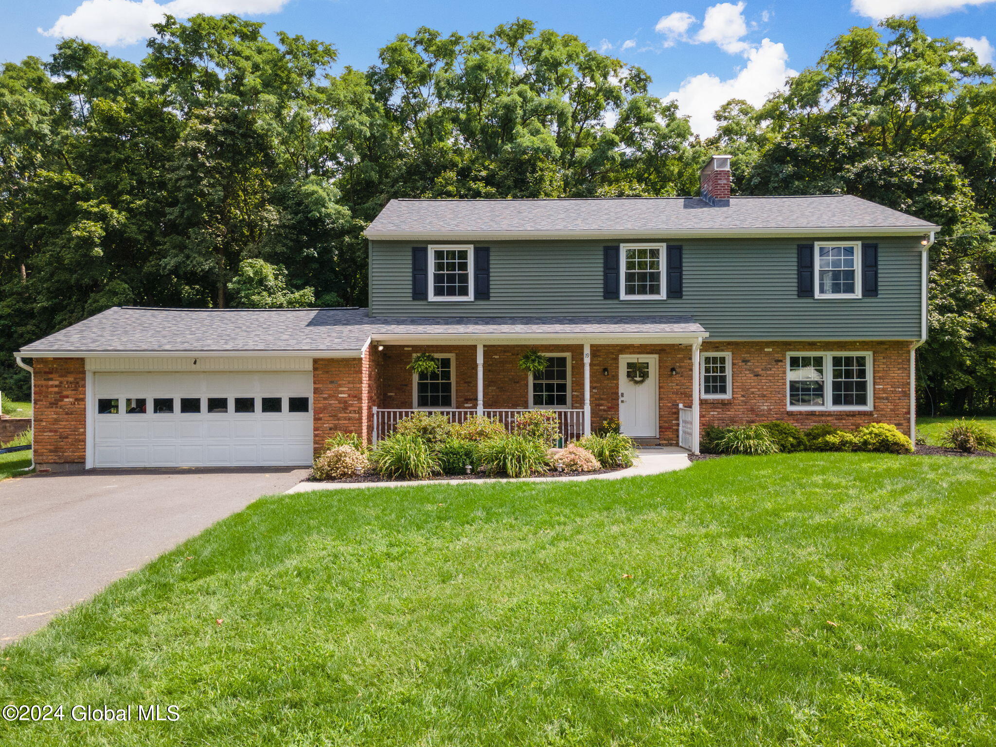 Oxford Cir, Troy, NY 12180
