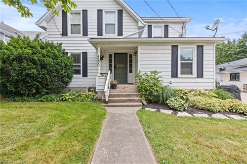 4250 William St, Lincoln, ON, L3J1B8 | Card Image