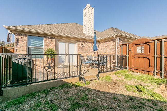 Back Patio with railing. | Image 25