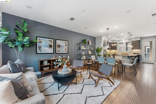 489 Diller St, Alameda, CA, 94501-7864 | Card Image