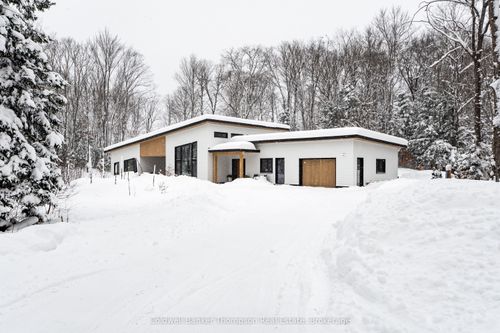 753 Williamsport Rd, Huntsville, ON, P1H2J4 | Card Image