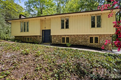 100 Greenbriar Ave, Flat Rock, NC, 28731-8739 | Card Image