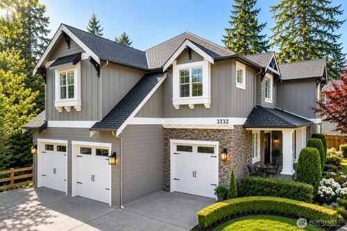 3232 112th Ave Se, Bellevue, WA, 98004-7525 | Card Image