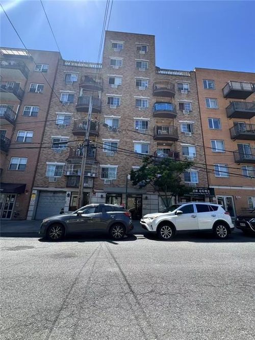 7d-43-18 Robinson St, Flushing, NY, 11355 | Card Image
