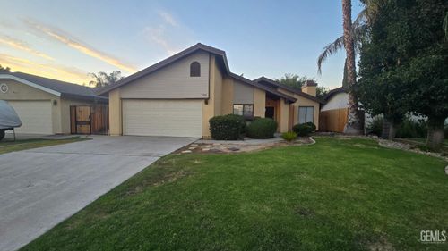 6916 Natchitoches Way, Bakersfield, CA, 93309-7716 | Card Image