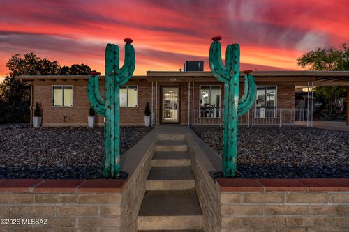 9529 E Harrison Cir, Tucson, AZ, 85748-8130 | Card Image