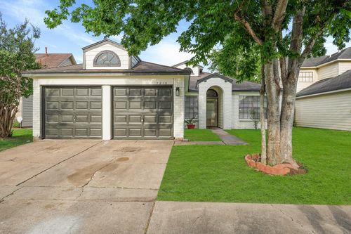 7215 Trogon Ln, Houston, TX, 77083-4825 | Card Image