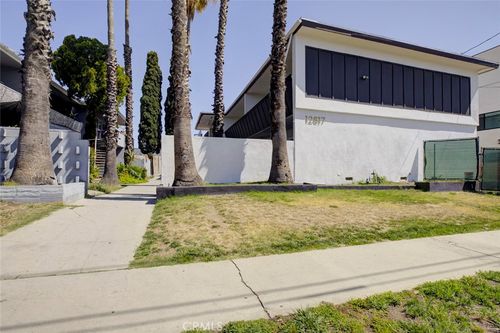 12817 Barbara Ann St, North Hollywood, CA, 91605-5019 | Card Image