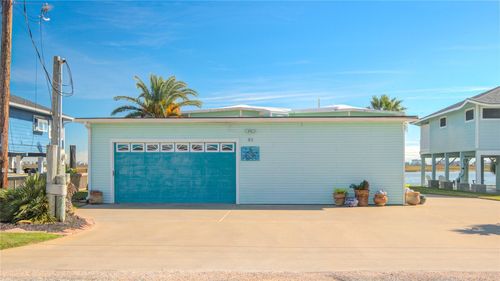 83 Dolphin Ln, Freeport, TX, 77541-8337 | Card Image