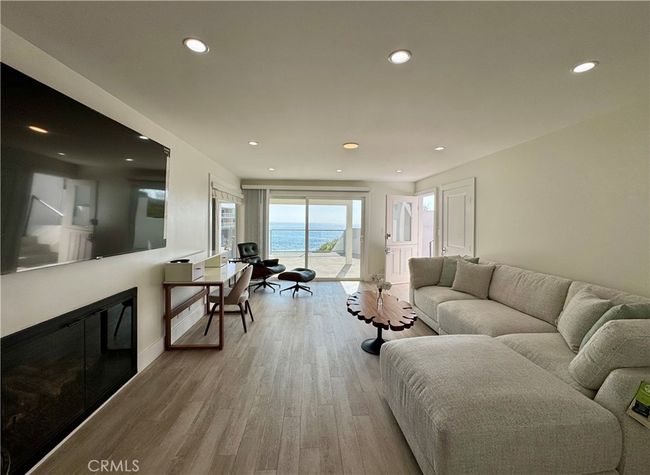 827 Cliff Dr, Condo with 2 bedrooms, 2 bathrooms and 1 parking in Laguna Beach CA | Image 14