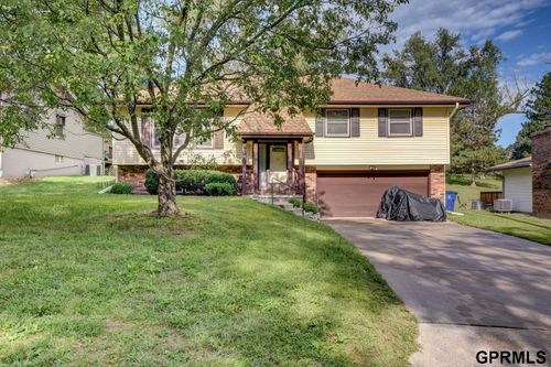 611 Sand Hill Rd, Louisville, NE, 68037-7111 | Card Image