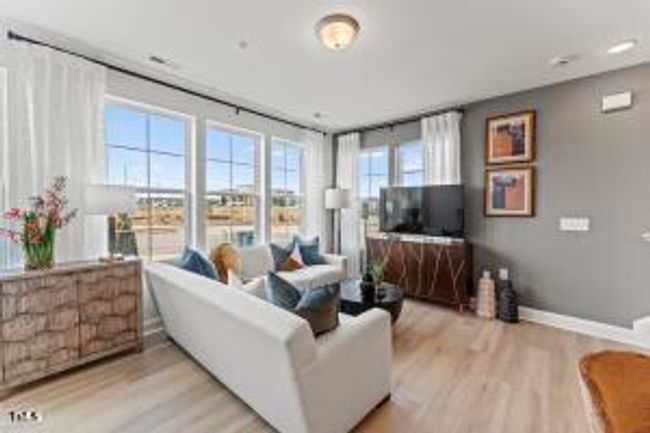 Living Room 2 | Image 5