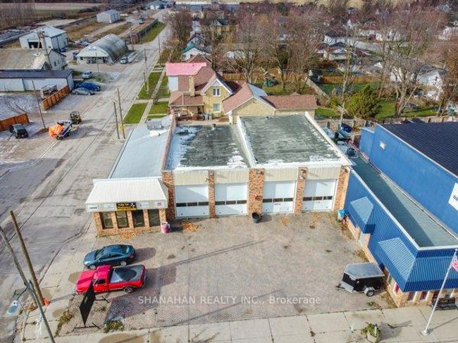 5271 Nauvoo Rd, Home with 0 bedrooms, 2 bathrooms and 10 parking in Warwick ON | Image 38