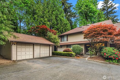 13706 Ne 85th St, Redmond, WA, 98052-1984 | Card Image