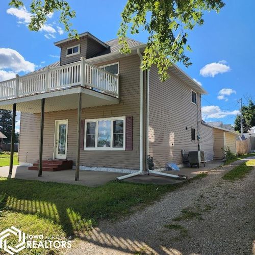 604 W Boone St, Marshalltown, IA, 50158-2562 | Card Image