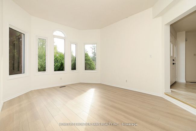 8 Wigston Crt, House other with 5 bedrooms, 3 bathrooms and 4 parking in Whitby ON | Image 5