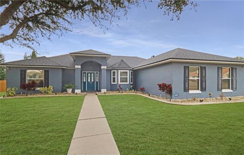 640 Woodview Dr, Tavares, FL, 32778-5145 | Card Image