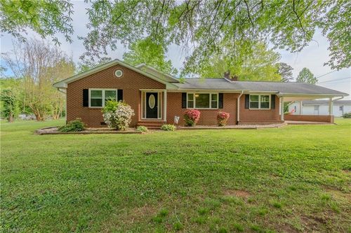5446 Siloam Rd, Siloam, NC, 27047-9152 | Card Image