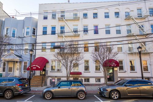 apt-2a-207 48th St, Union City, NJ, 07087-6485 | Card Image