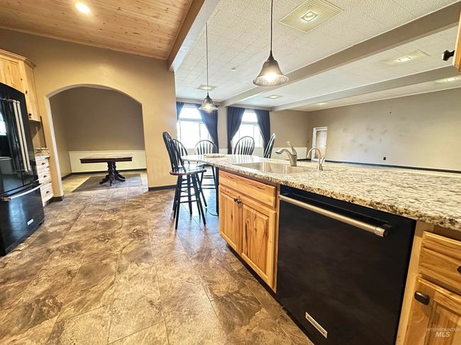732 W Walnut St, Home with 7 bedrooms, 4 bathrooms and 6 parking in Genesee ID | Image 5